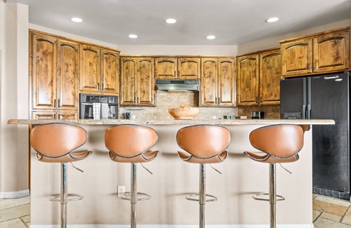 Joshua Tree Highlands House | 5 acres, heated pool & spa, great views near the park!