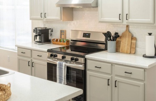 Gilbert House | 5 BD Gilbert Home, 4 Min to Downtown & Heated Pool