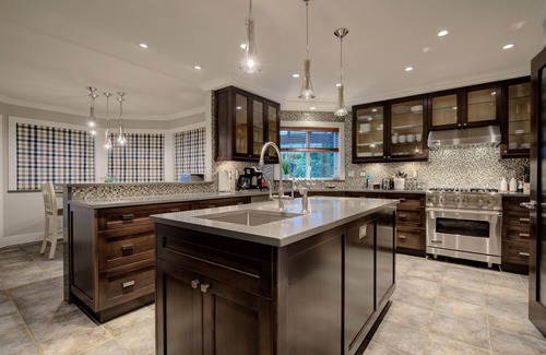 Mission House | 5 bdrm home w/ hot tub, outdoor kitchen, game room