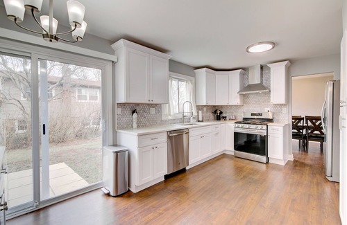 Arlington Heights House | 5 Bed/2.5 Bath Home in Arlington Heights - Close to Airport, shopping