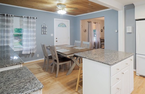 South Haven House | 5 bed, 5 bath, fire pit, private heated pool, close to downtown!