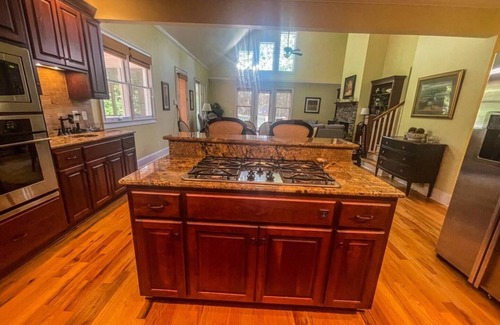 Lake Oconee House | 5 BED 7 BATH WITH BOAT DOCK
