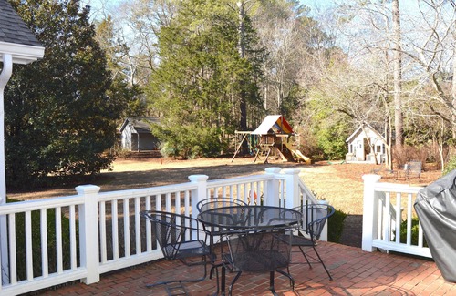 Athens House | 5 bed - Available 2026 Graduation - Beautiful - 3 mi to UGA