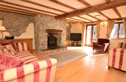 Hartland House | 5 Bed in Hartland DOCOM