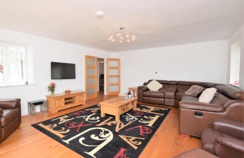 Newquay House | 5 Bed in Newquay 46489