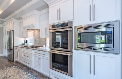 Bald Eagle West House | 5 Bed Sea Pines- Sleeps 17- Steps to Beach Access - Screened Pool, EV Charger