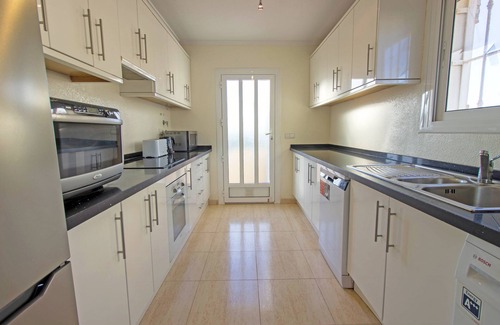 Gran Alacant Ski Chalet | 5 Bed Villa with Private Heated Pool & Games Room, Gran Alacant, Alicante