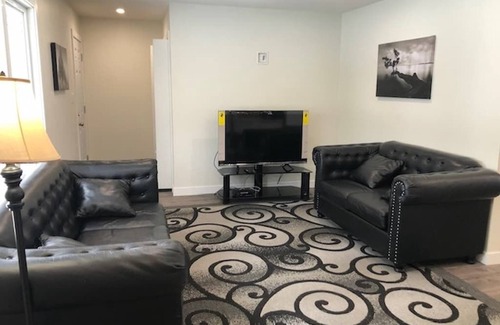 Regina House | 5 bedroom, 3 bathroom bungalow in great area