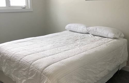 Regina House | 5 bedroom, 3 bathroom bungalow in great area