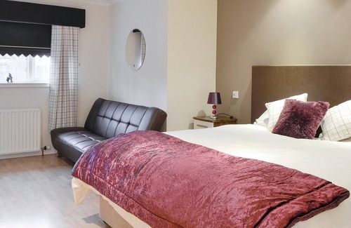 Glenisla Cottage | 5 bedroom accommodation in Fowlis, near Dundee