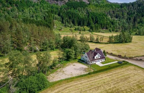 Flekkefjord House | 5 bedroom accommodation in Gyland