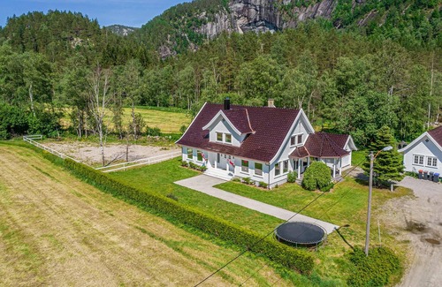 Flekkefjord House | 5 bedroom accommodation in Gyland