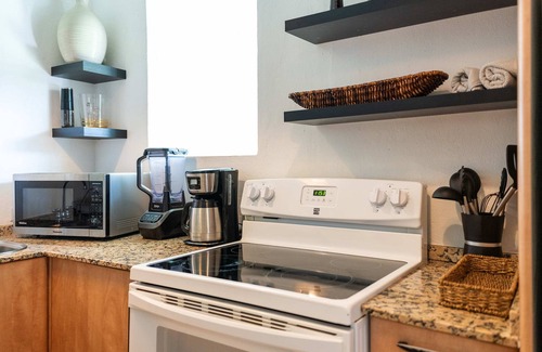Parque House | 5 Bedroom Boho Beach House 30 steps from the beach