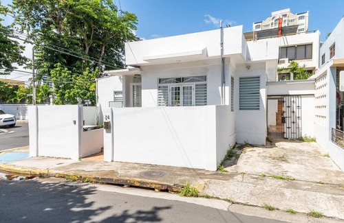 Parque House | 5 Bedroom Boho Beach House 30 steps from the beach