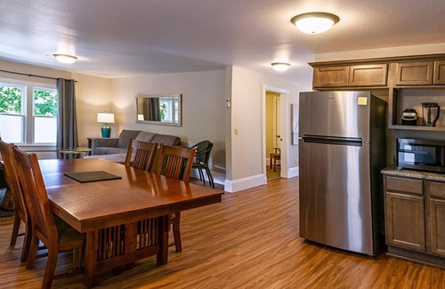 Historic Downtown District Apartment | 5 bedroom historic home with brand new furnishings, and is perfect for up to 14 guests.
