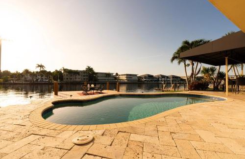 Deerfield Beach House | 5 Bedroom Luxe Villa on Deep Water Intracoastal