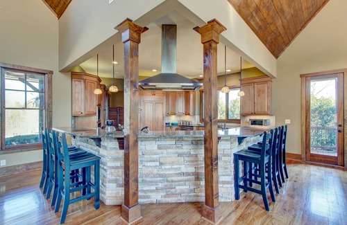 Gainesville House | 5 Bedroom Luxury Retreat -Pool, 2-Story Boat Dock, Game Room, Tikki Bar, Privacy