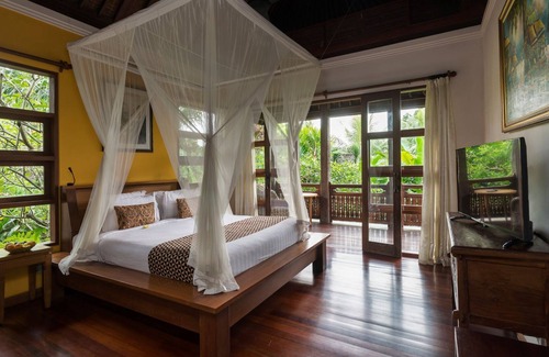 Singakerta Villa | 5 Bedroom Villas with Spacious Pool