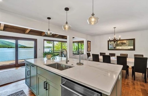 Huddleston House | 5 Bedrooms, 1 Flex Room, 3 Bathrooms! GORGEOUS Mountain and Wide Water Views! Paved Driveway to th