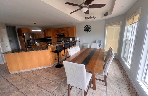 Jasper East House | 5 Bedrooms & 4 Baths - 2-minute DRIVE to Jasper National Park