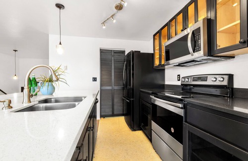 Minor House | 5 Beds Spacious House - Walk to Seattle University