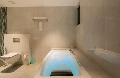 Uttorda Villa | 5-BHK Villa With Common Pool & Lift Near Beaches