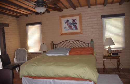 Tanque Verde House | 5 BR, 3 BA 2800 Sf Home Huge Deck/Shared Pool 5.7 Acres, Courtyards
