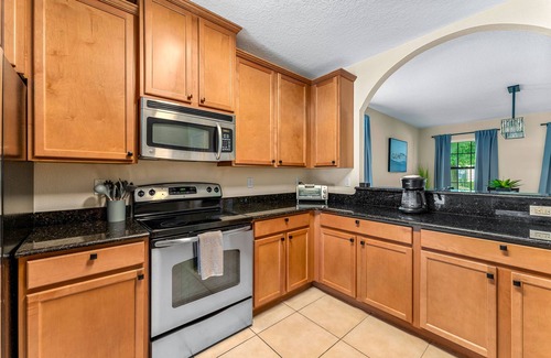 Cypress Pointe House | 5 BR with pool! By shopping, restaurants, Disneyworld, & Universal Studios!