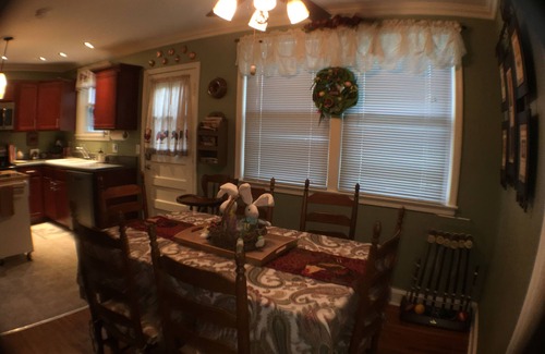Donelson House | 5* Cutie Has It All! Just Bring Family & Friends!
