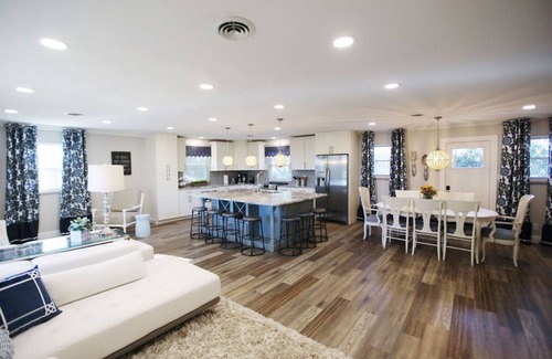 Knoxville House | 5 KING BEDS/2 PULLOUT COUCHES/2800 SQ FT - close to everything