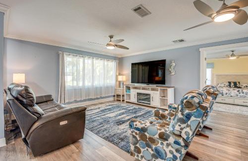 Bradenton House | 5 Mi to Beaches Spacious Bradenton Home!