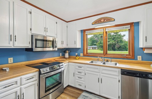 Myrtle Beach House | 5 Mi to Boardwalk: Myrtle Beach Home Near Golfing