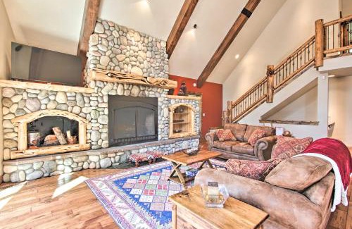 Crescent House | 5 Mi to Crescent Lake Dog-Friendly Oregon Getaway