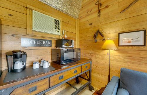 Sublime House | 5 Mi to Splashway Waterpark Cabin in Rock Island