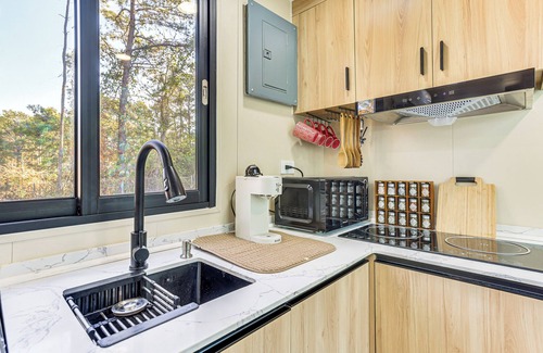 Lithonia House | 5 Mi to Stone Mountain: Lithonia Getaway