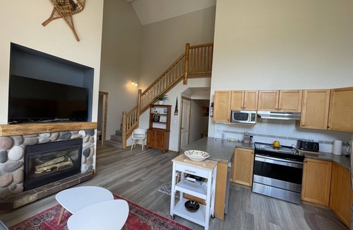 East Kootenay Condo | 5 Min. Drive to the Resort and Fernie