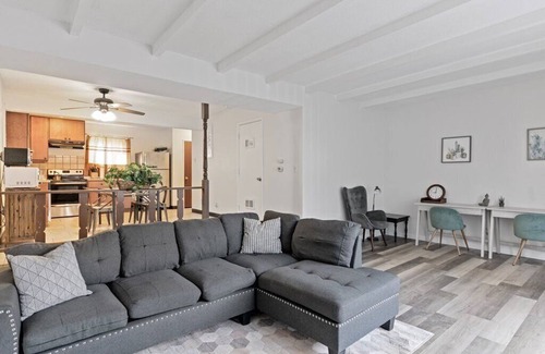 Airport Township House | 5 Min from Airport, Clse to Hopsitls