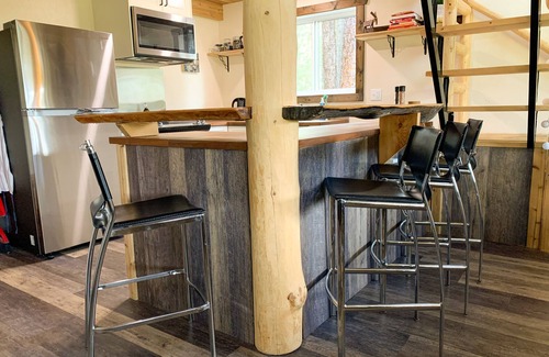 Golden Cabin | 5 min from town, great access to outdoor activities, quiet, plenty of space!