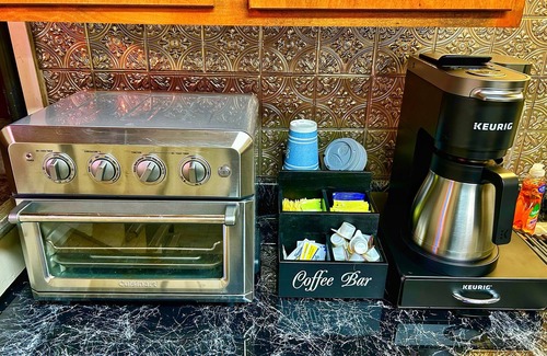 Clifton Forge Cabin | 5 min to Douthat, Stained Glass, Fall Foliage, King Bed, Fly Fishing, Fireplaces