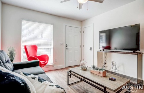 Parker Lane Apartment | 5 Min to SoCo | Comfortable & Convenient Retreat
