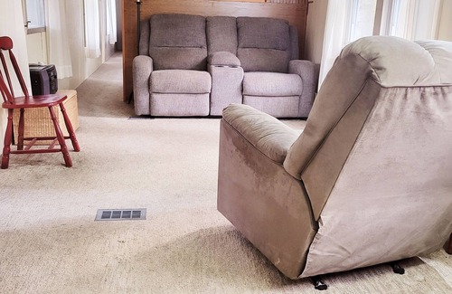 Norton House | 5 Min.Walk to Averill Lake and VAST Access snowmobile trails!Pet friendly!