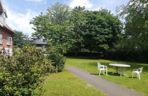 Billund Apartment | 5 min walk to LEGO house - studio room with private bathroom n4