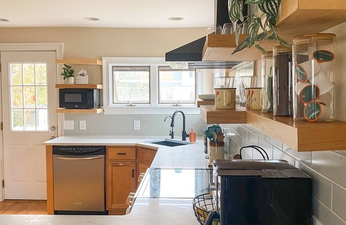 New Fairfield House | 5 min walk to private beach