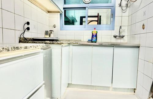 Al Mankhool Apartment | 5 mins walk to Burjuman metro