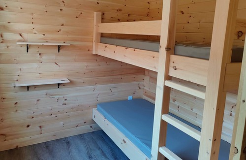Picton Cabin | 5 minute walk to Sandbanks Beach! In the heart Prince Edward County