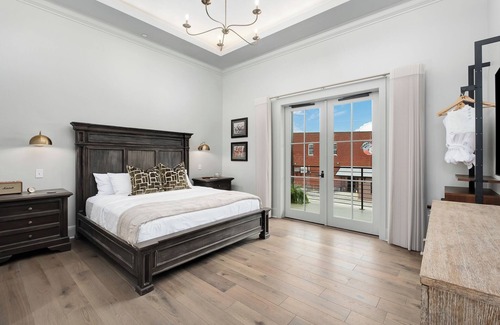 Cullman Hotel | 5 Minutes from I65 | In the heart of Cullman | Experience The Frankweiler