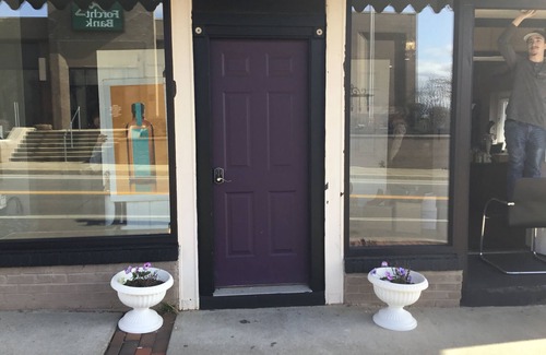 Williamstown Apartment | 5 minutes from the Ark! Pet friendly