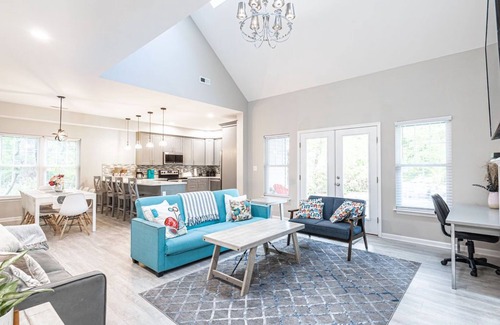 Newport News House | 5 Minutes to Boo Williams Sportsplex! Family fun Grotto waterfall Bethel Oasis