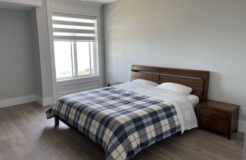 Regional District of Nanaimo House | 5 minutes to Mall, Castco, Superstore , famous restaurants, incredible sea view.