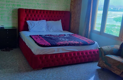 Kalam Hotel | 5 minutes walk to the theme park. Suitable for families and couples.